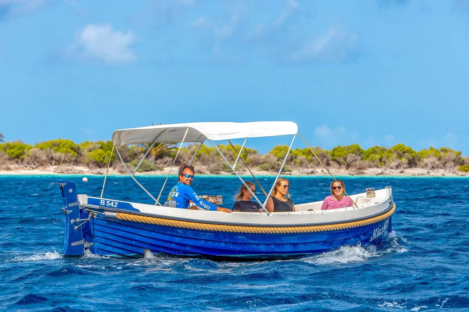 De Blauwe Sloep bij Bonaire, foto 1 van 11