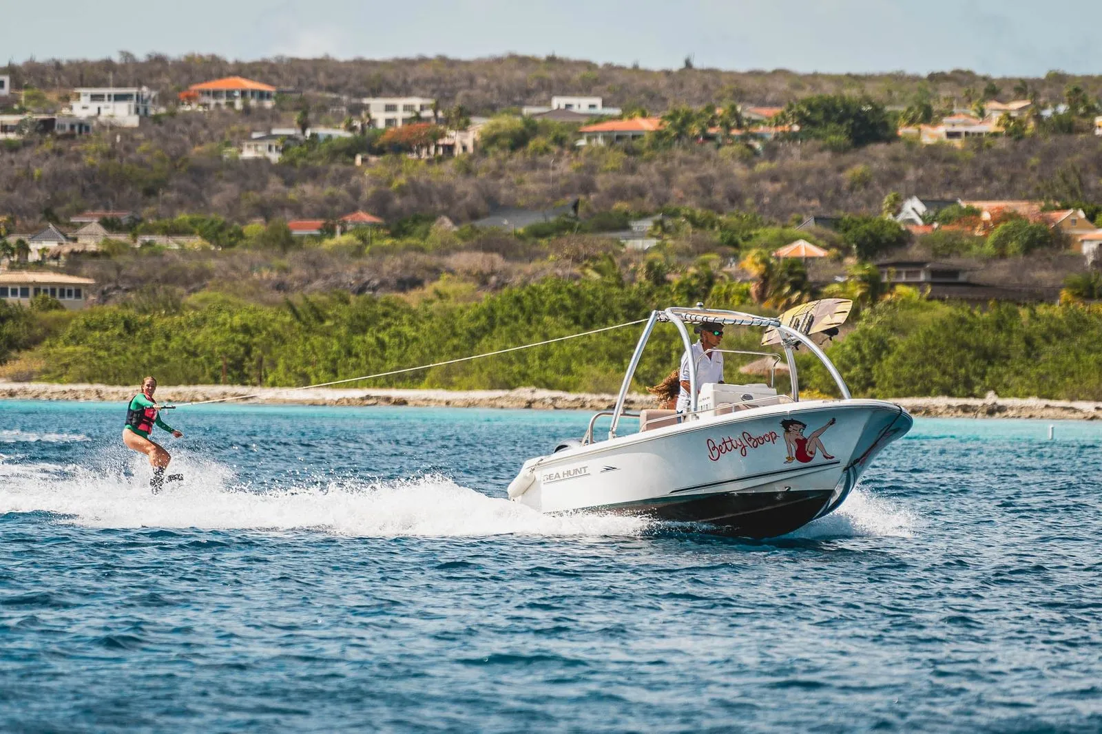 Betty Boop op het water van Bonaire, foto 6 van 13