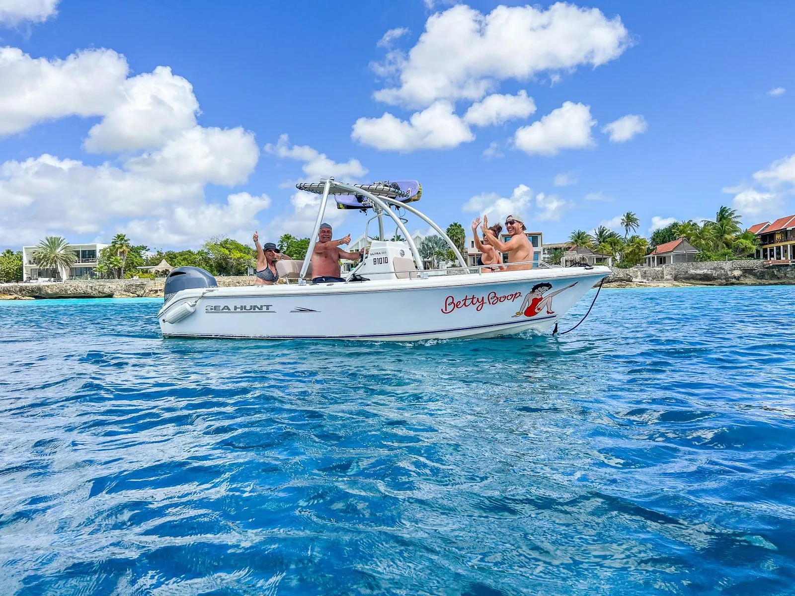 Betty Boop op het water van Bonaire, foto 11 van 13
