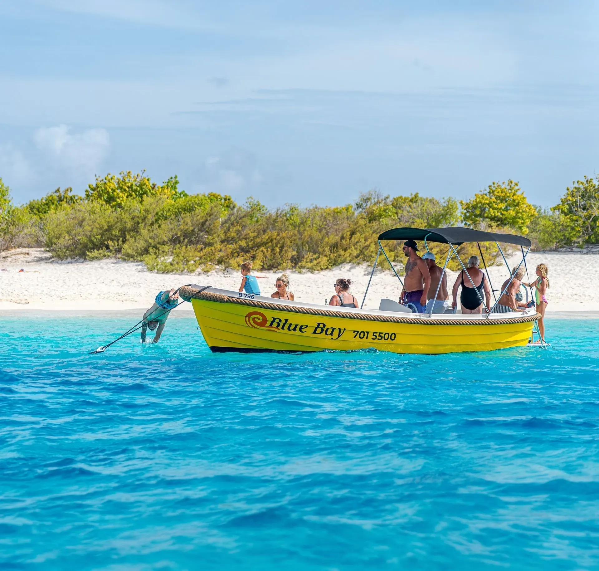 Yellow Dutch sloep, a roomy boat for eight people