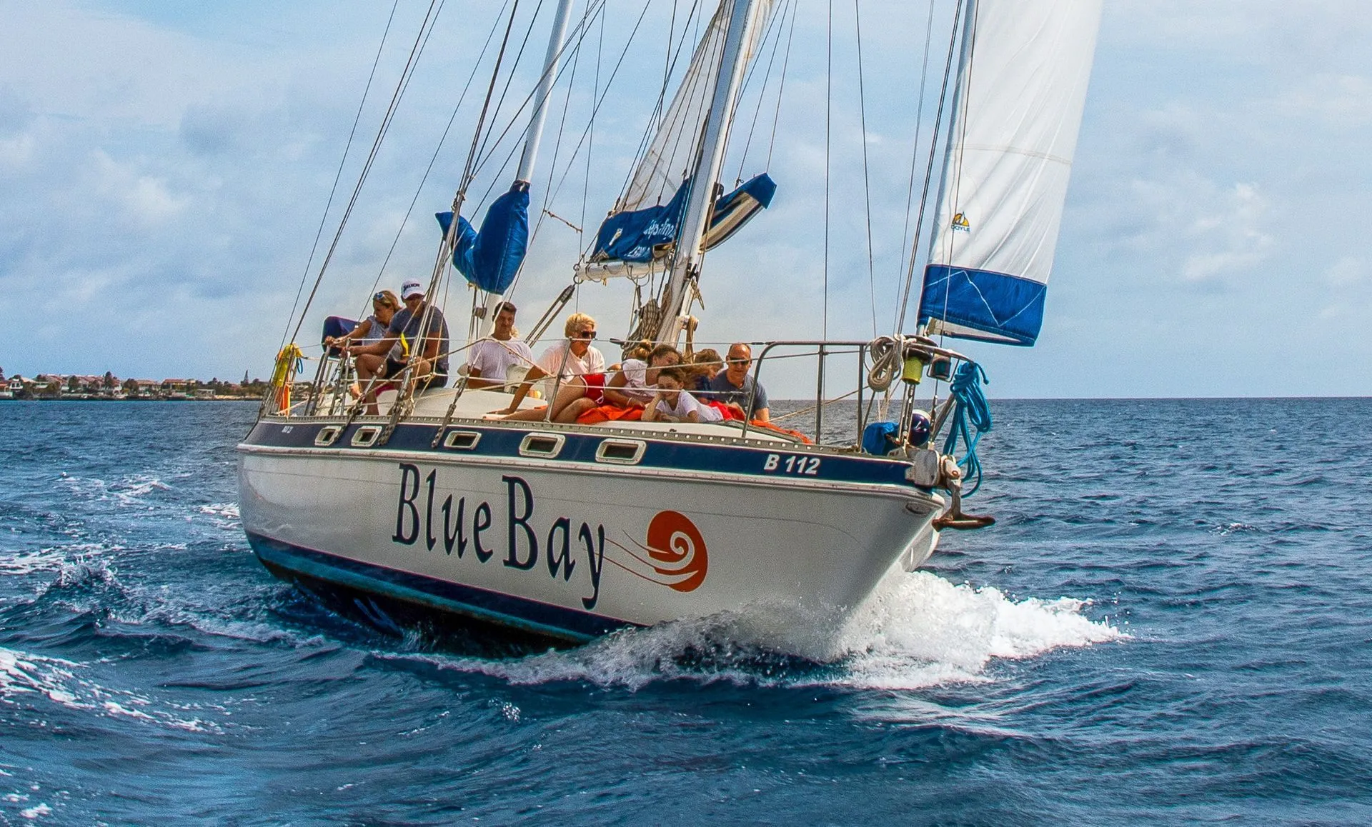 Blue Bay Bonaire sailboat on its way to Klein Bonaire